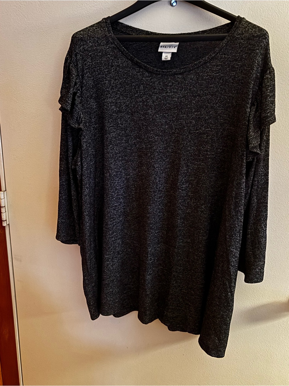 Ava & Viv Black Long-Sleeve Tunic Top